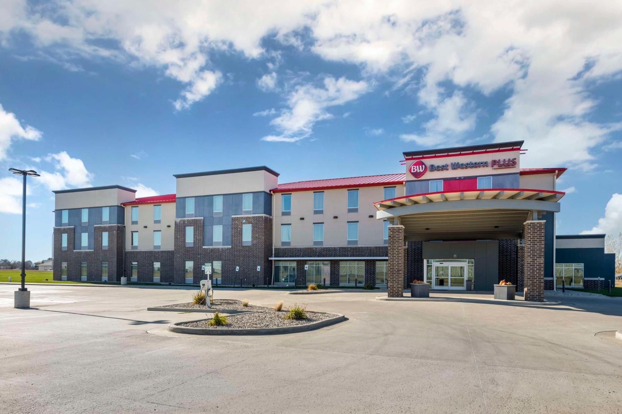 Best Western Plus Lakeview Hotel Madison Экстерьер фото